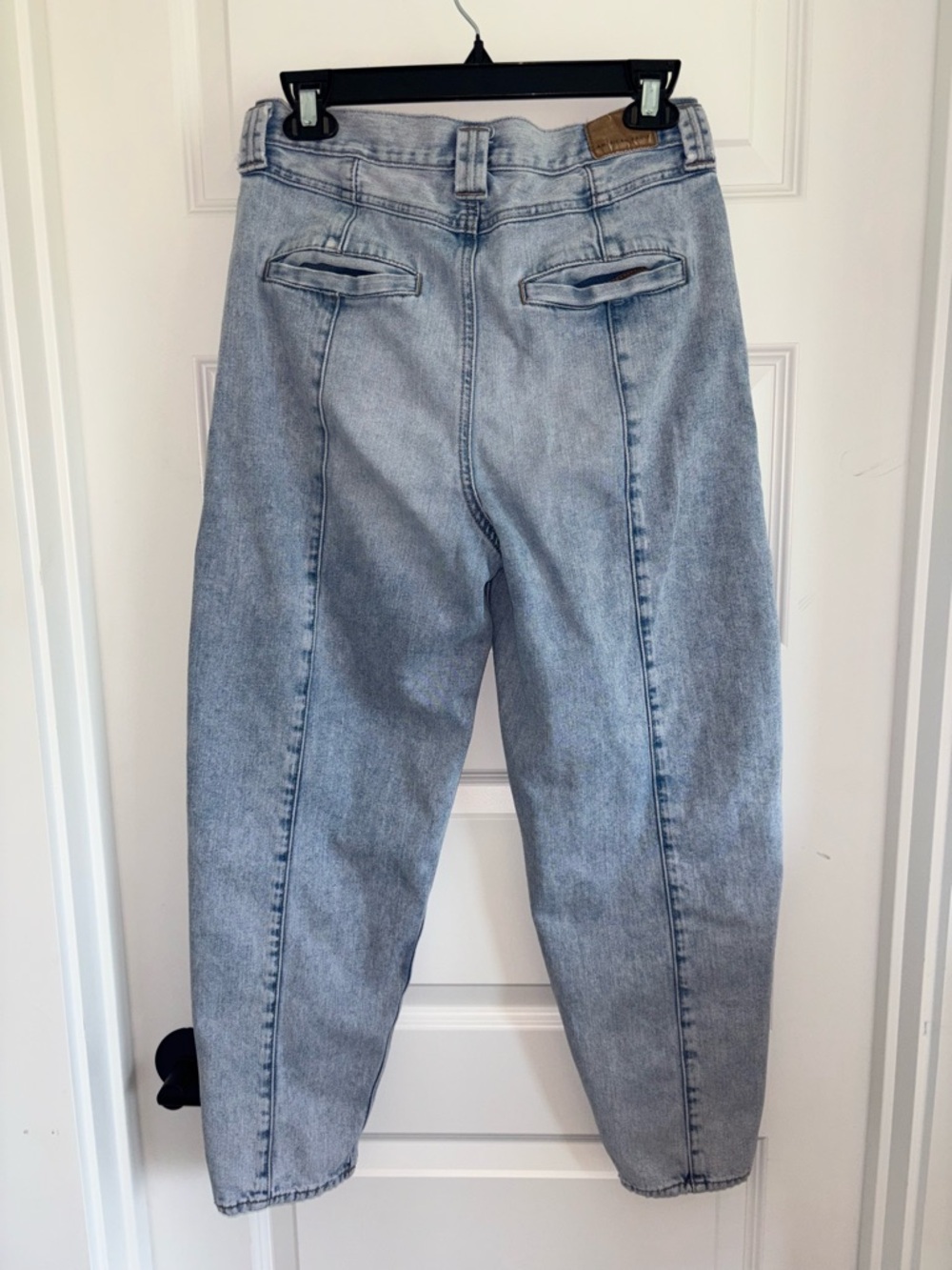 American Eagle Outfitters Light Blue Mom Jeans - Picture 2 of 7